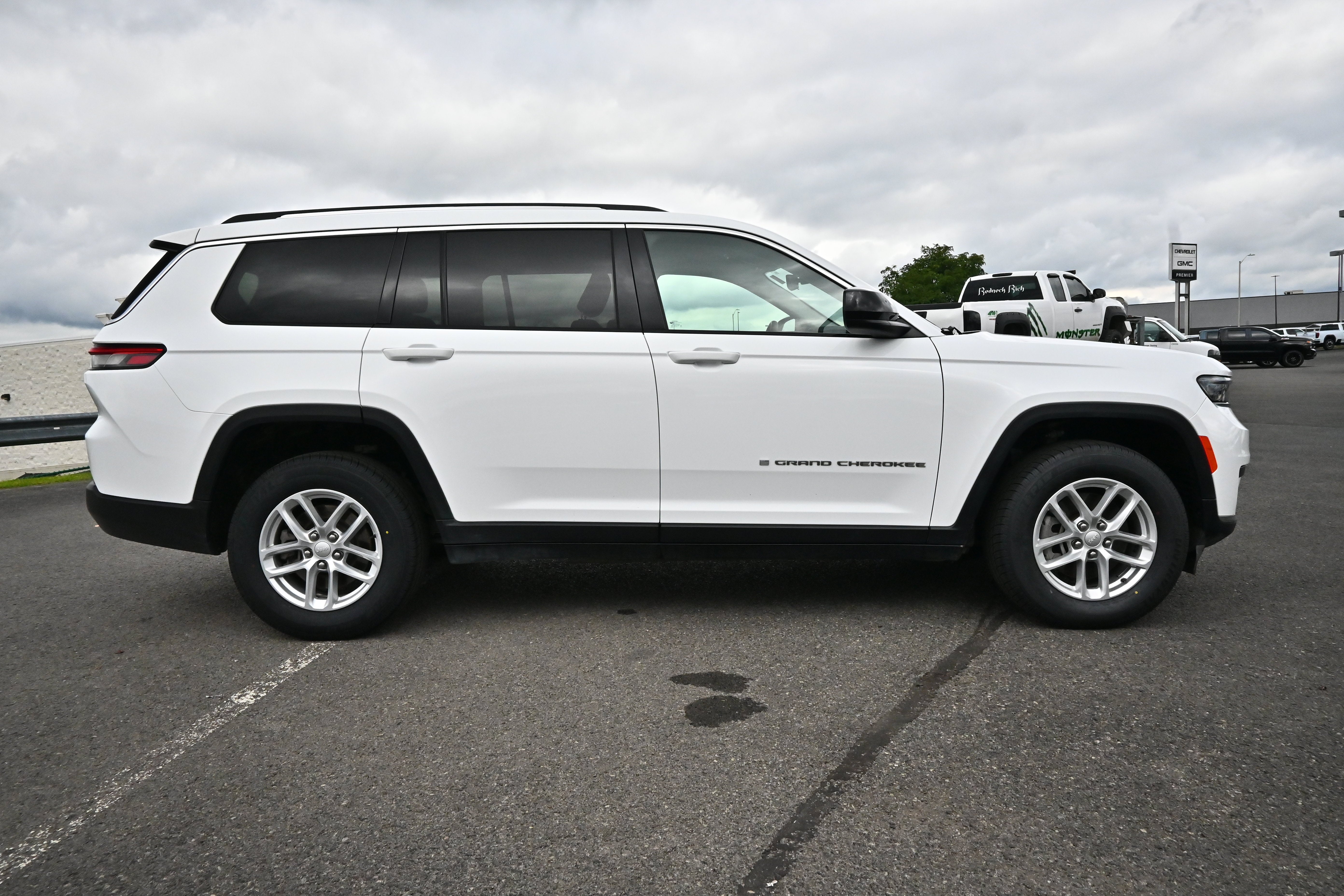 2024 Jeep Grand Cherokee L Laredo