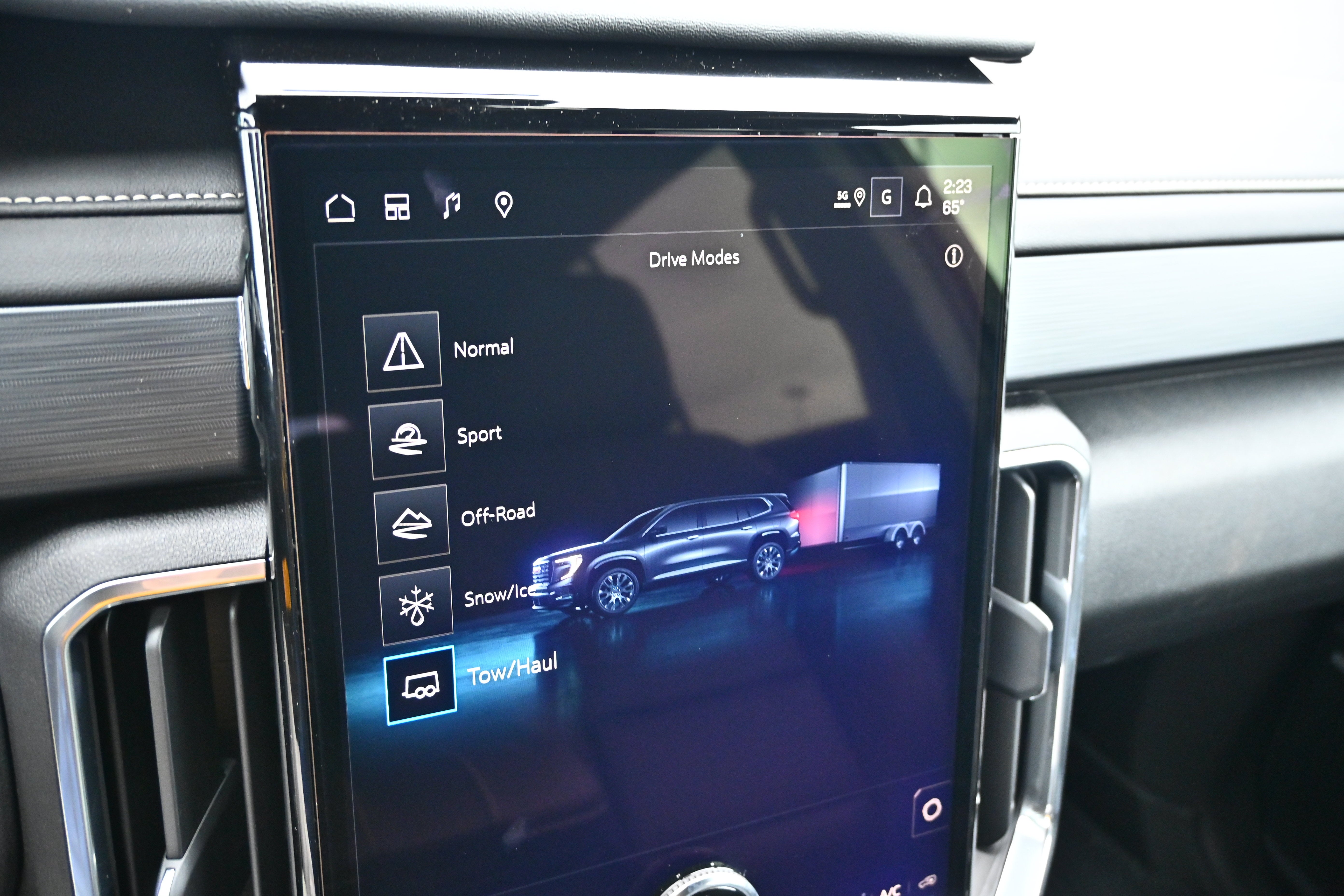 2027 GMC Acadia Elevation