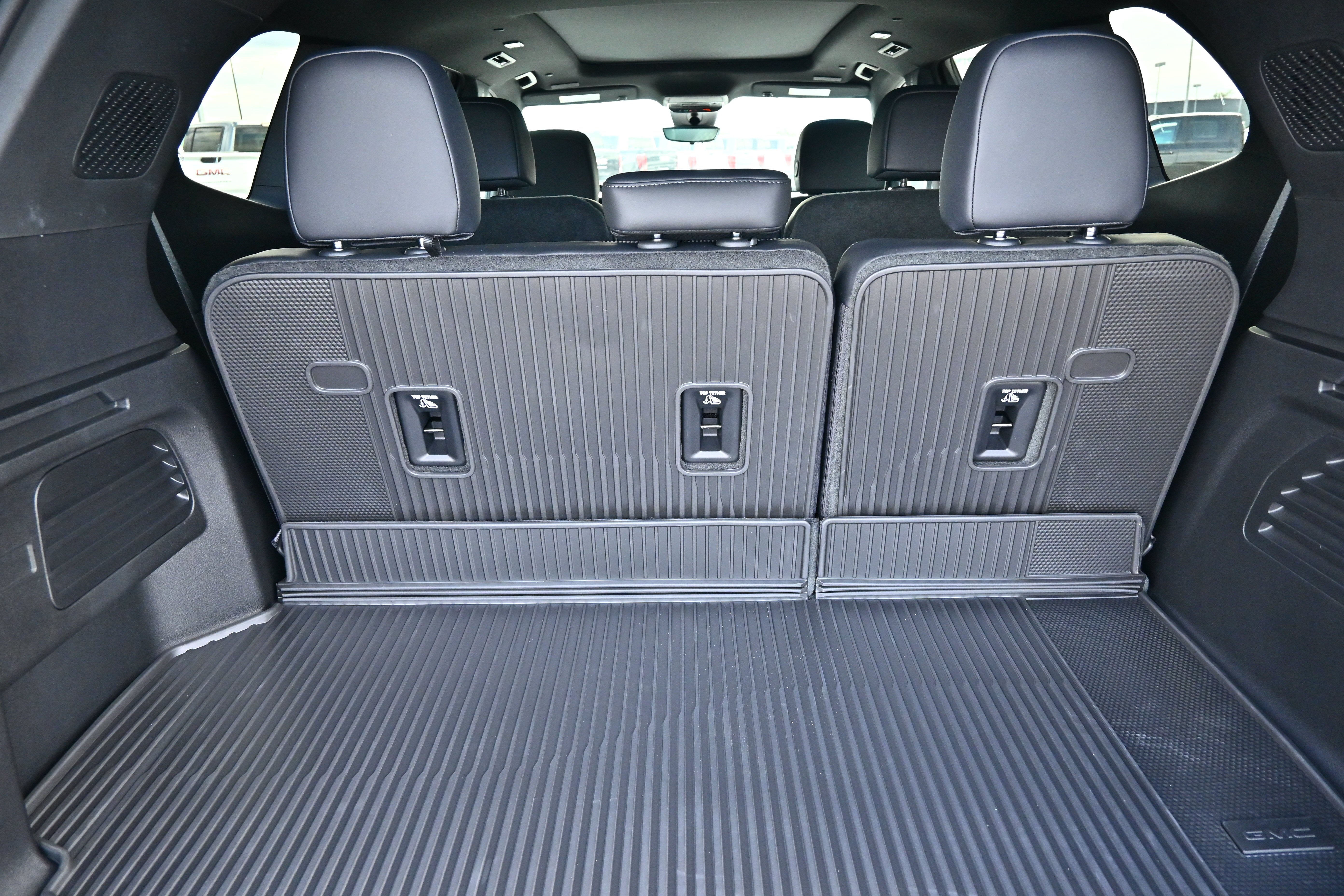2027 GMC Acadia Denali