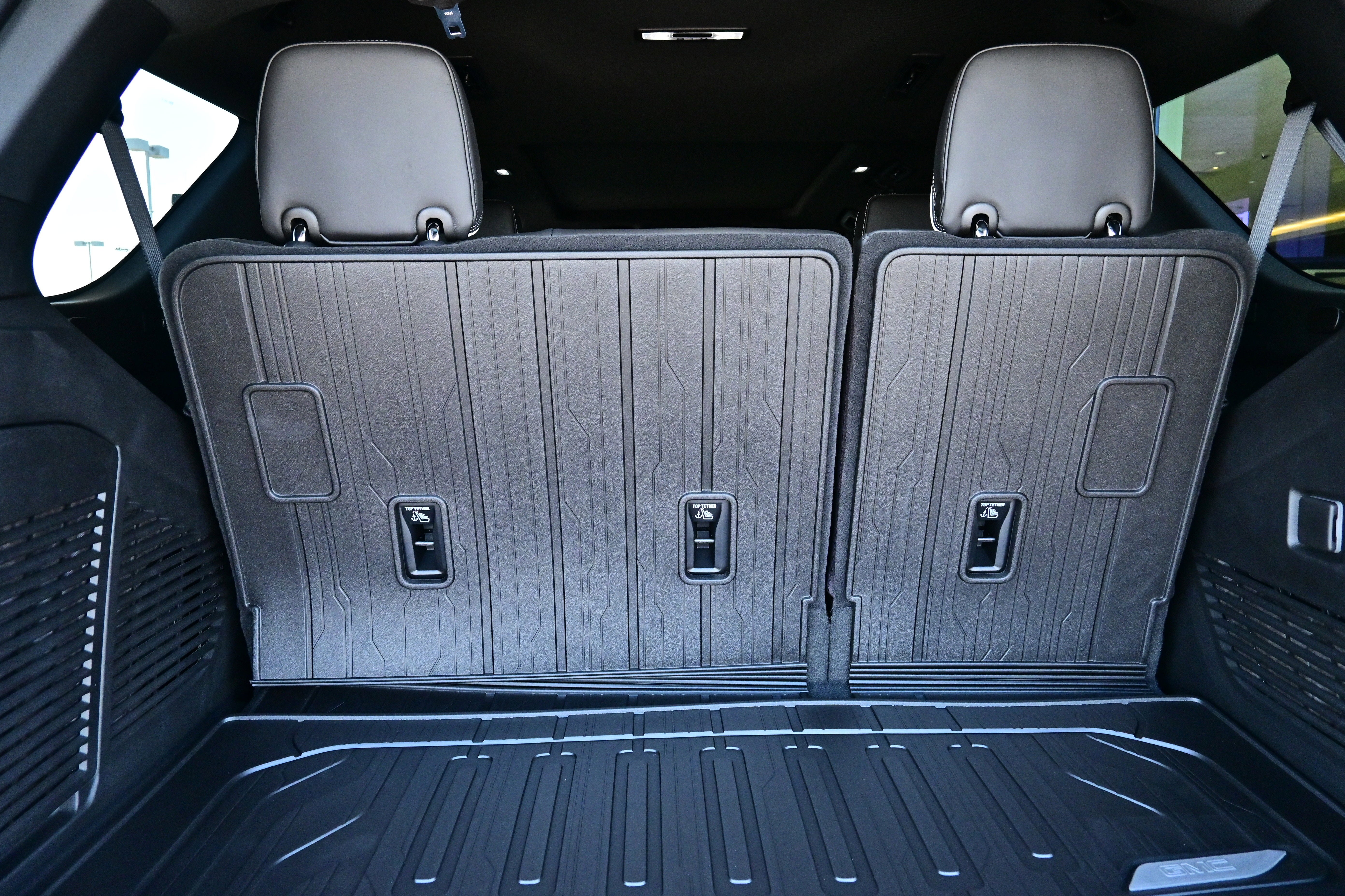 2026 GMC Yukon AT4 Ultimate - Photo 14