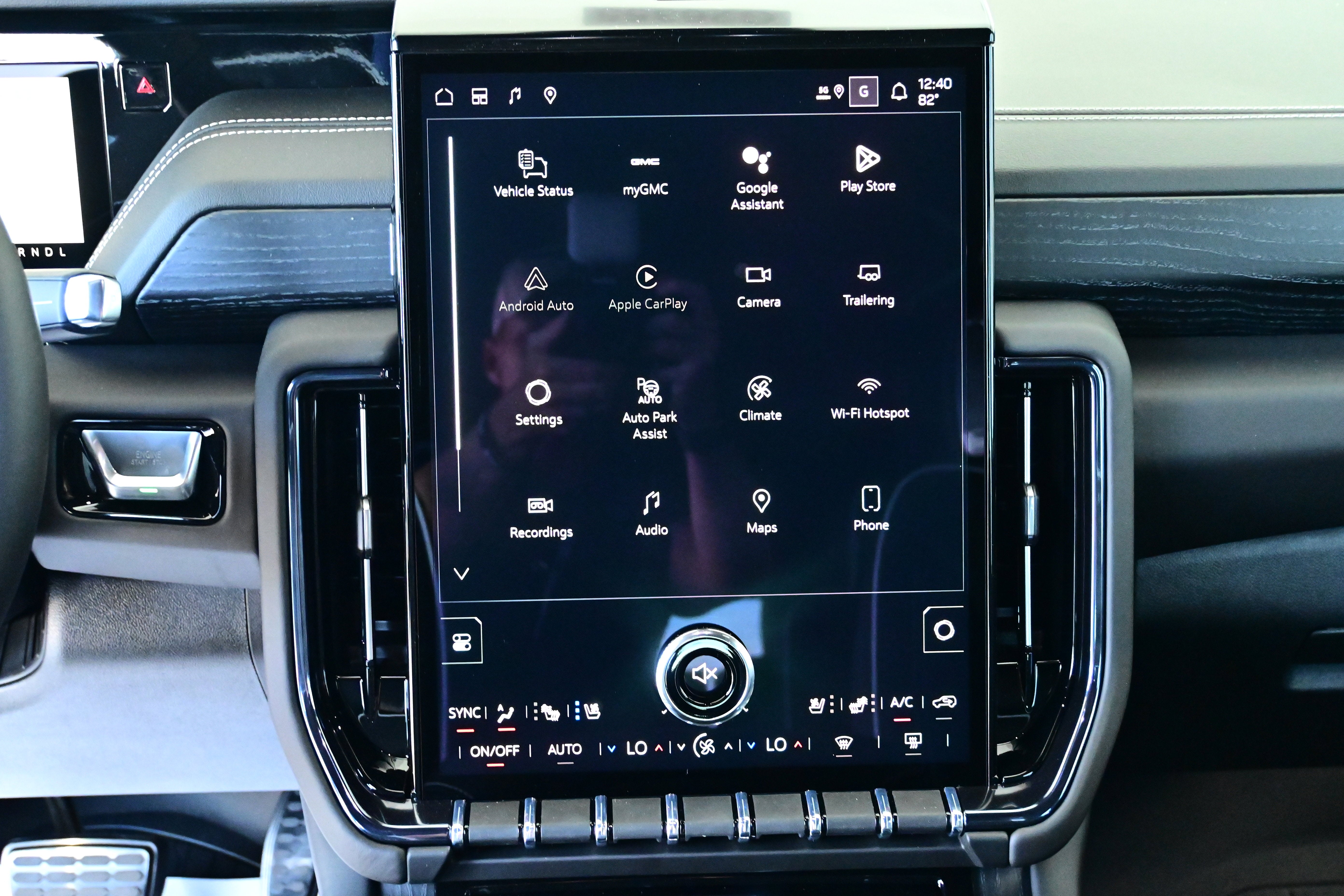 2026 GMC Yukon AT4 Ultimate - Photo 23