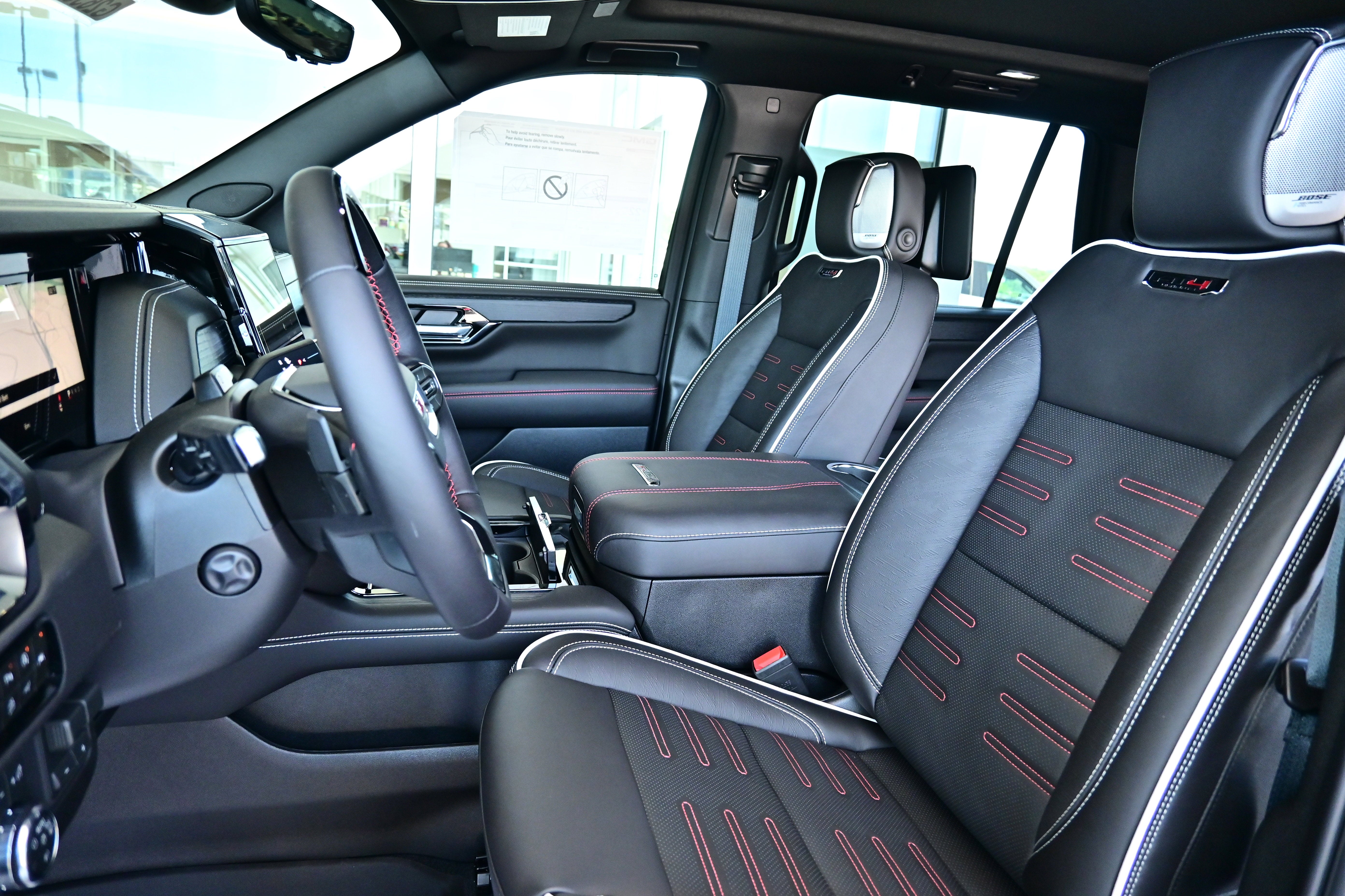 2026 GMC Yukon AT4 Ultimate - Photo 28
