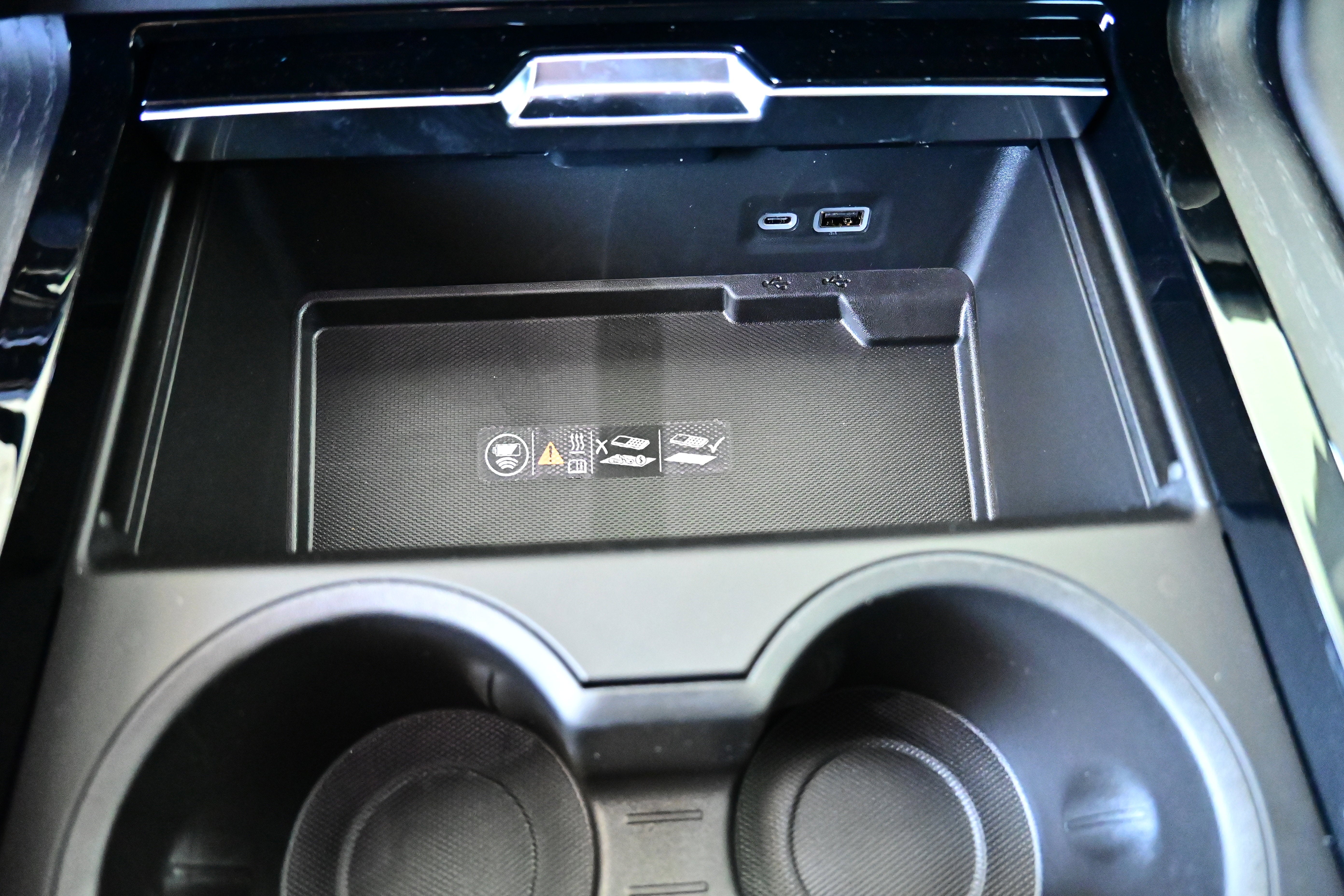 2026 GMC Yukon AT4 Ultimate - Photo 33