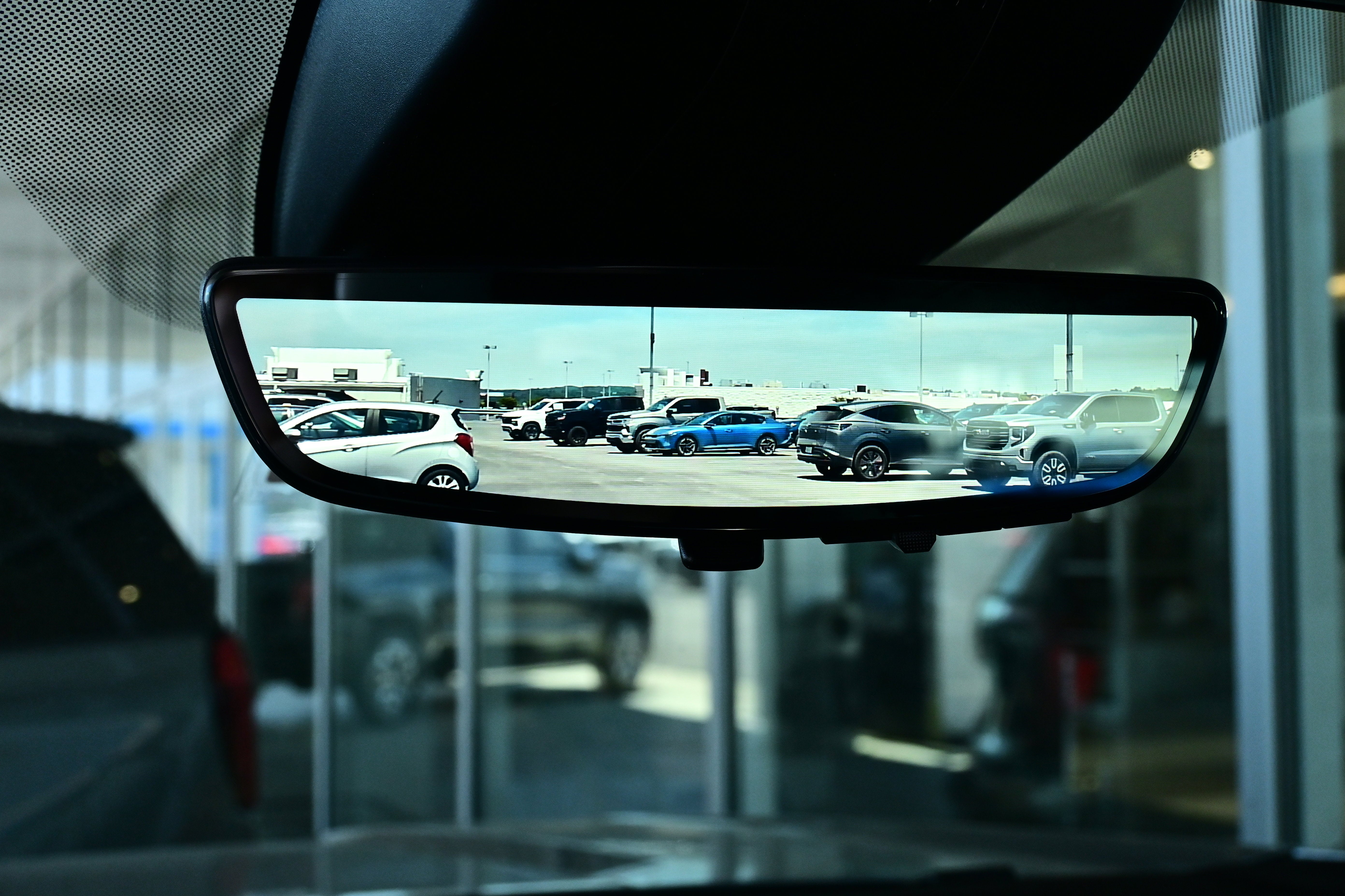 2026 GMC Yukon AT4 Ultimate - Photo 37