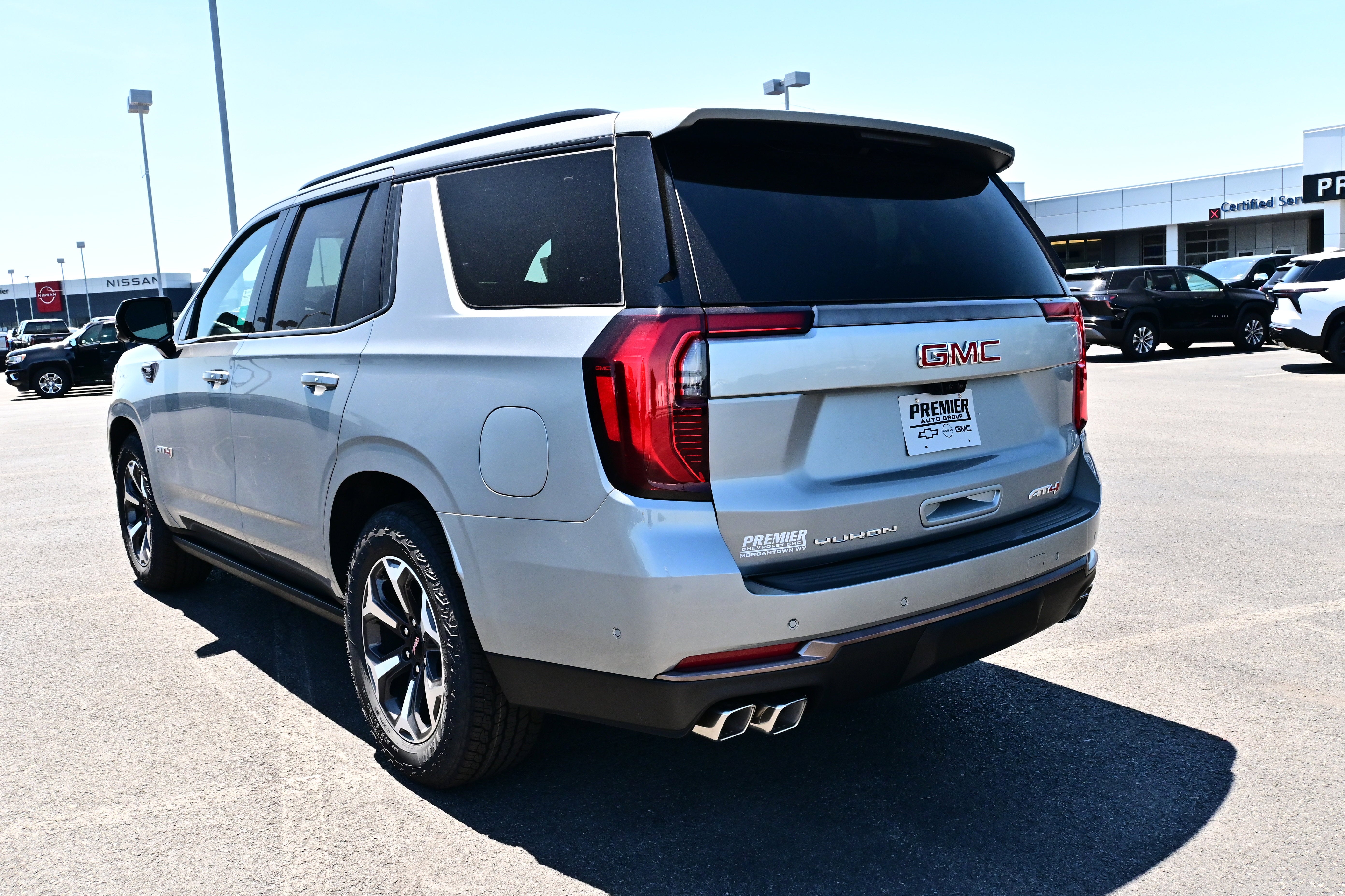 2026 GMC Yukon AT4 Ultimate - Photo 6