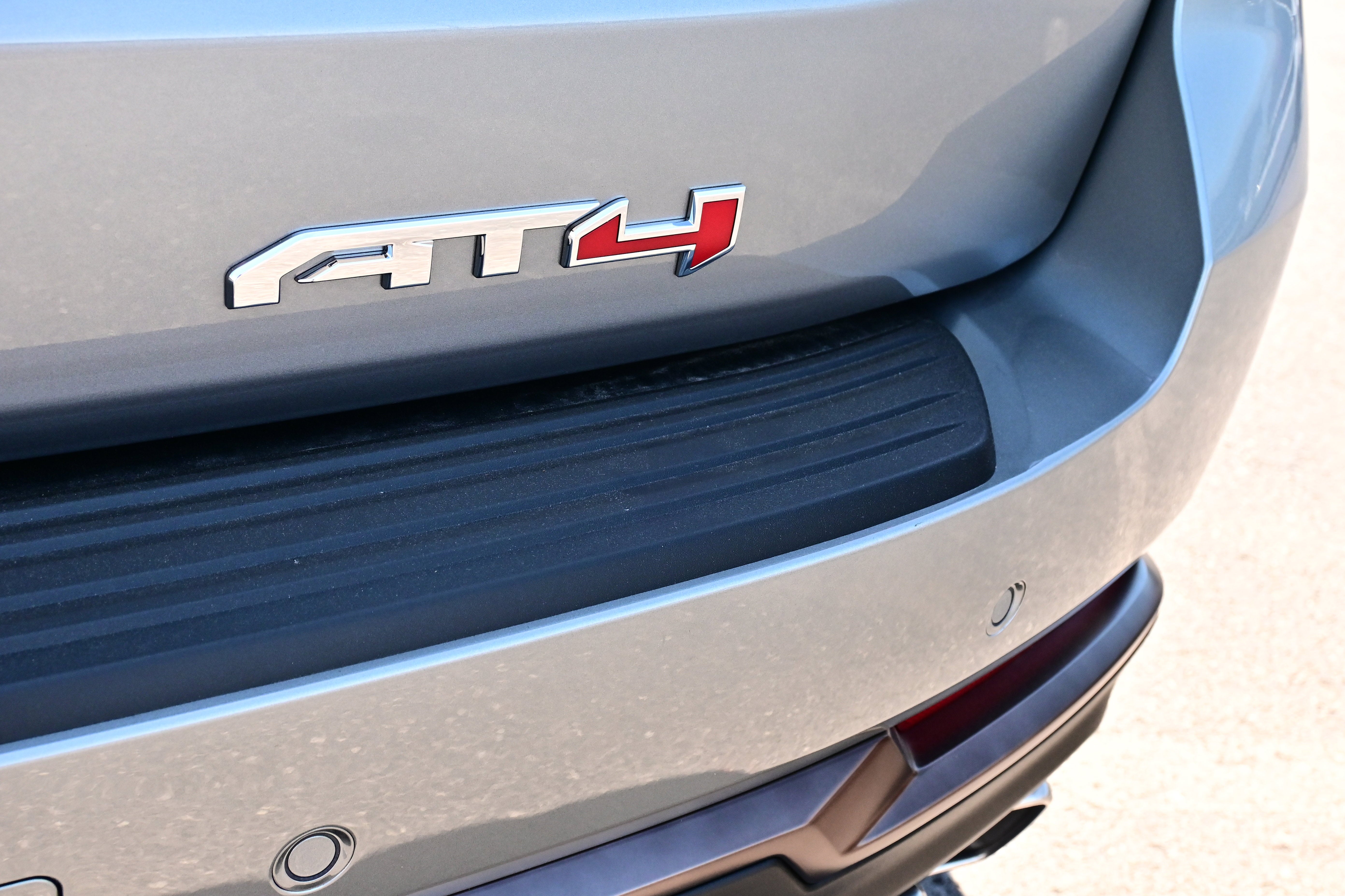 2026 GMC Yukon AT4 Ultimate - Photo 9