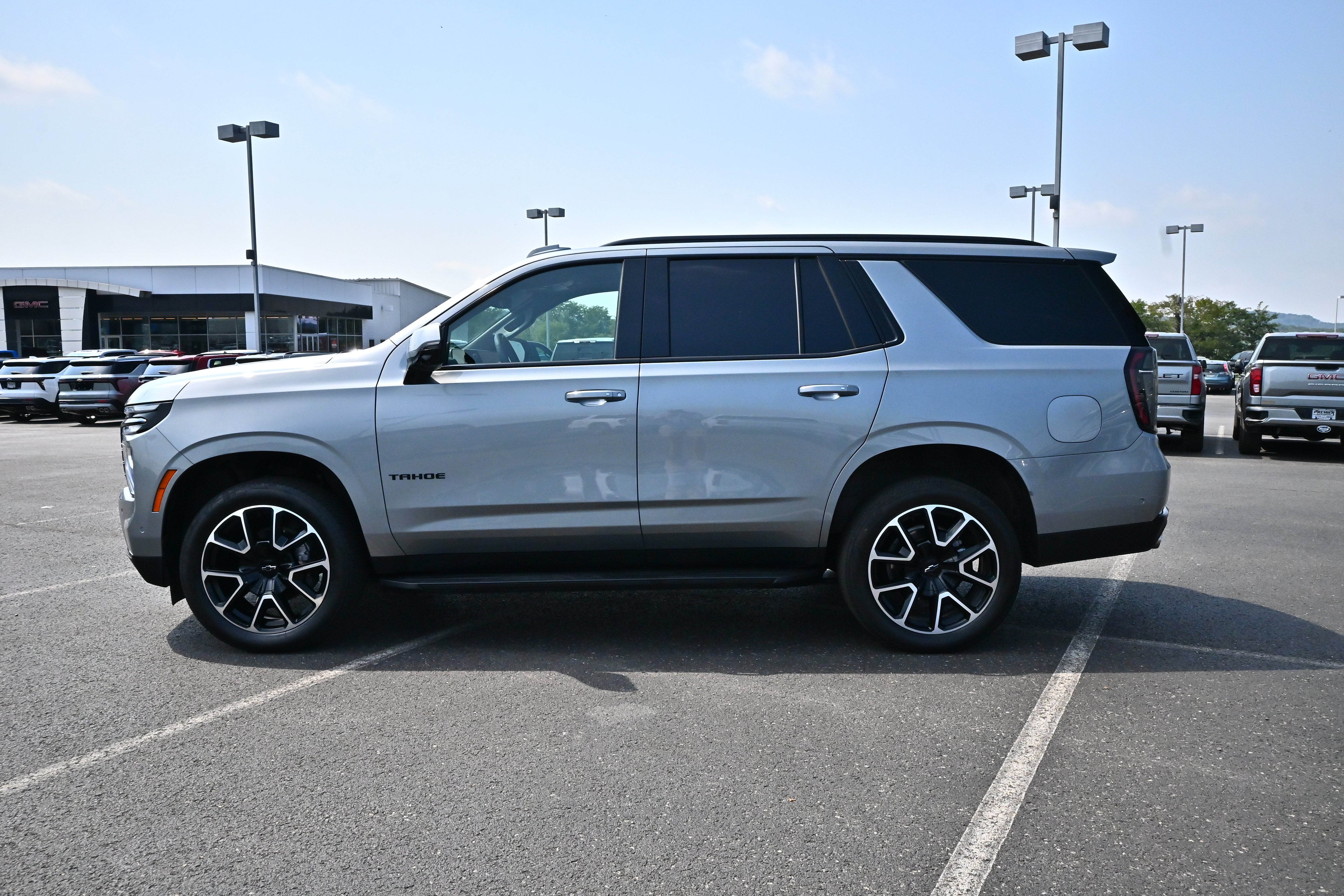 2025 Chevrolet Tahoe RST