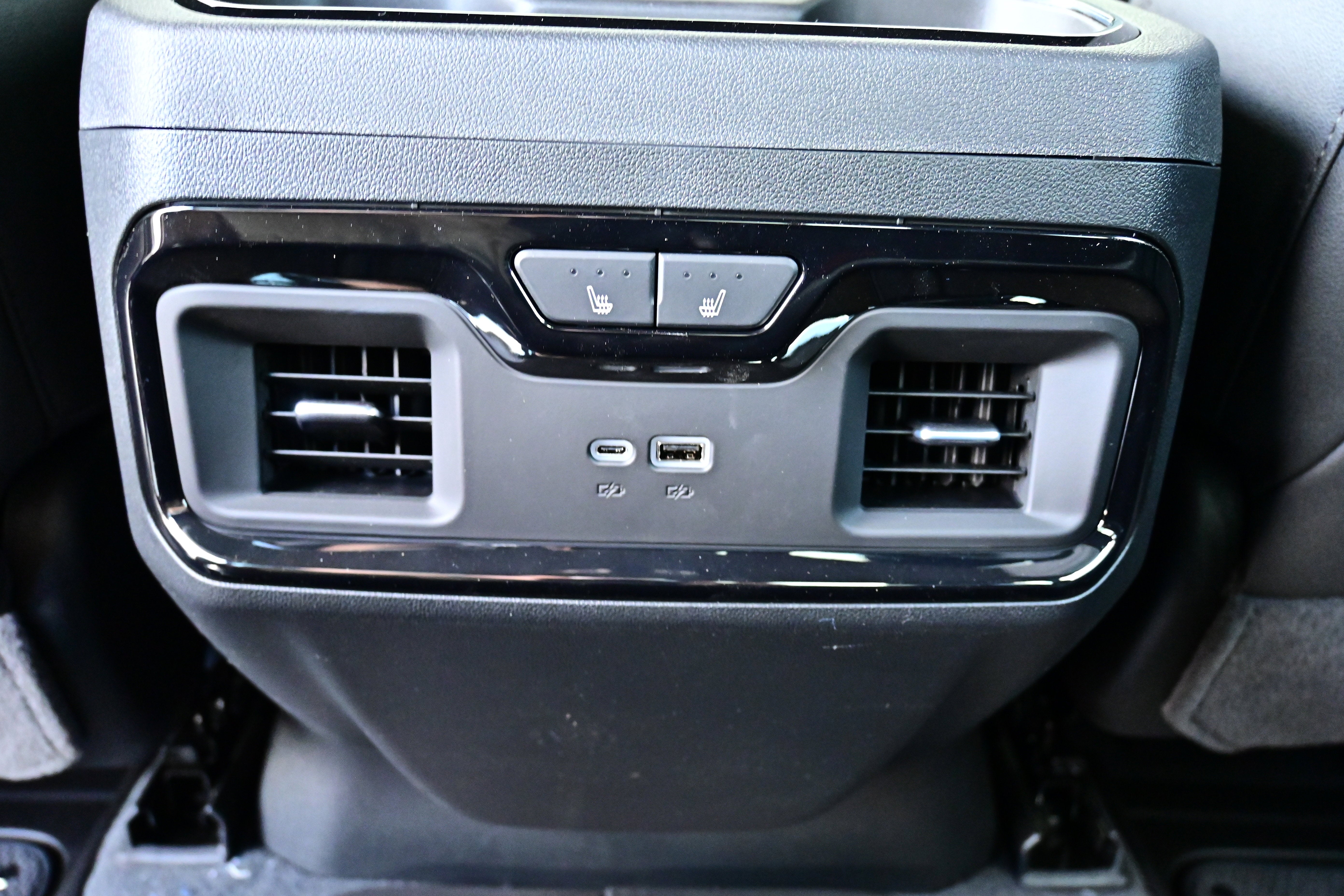 2026 GMC Sierra 2500HD AT4 - Photo 17