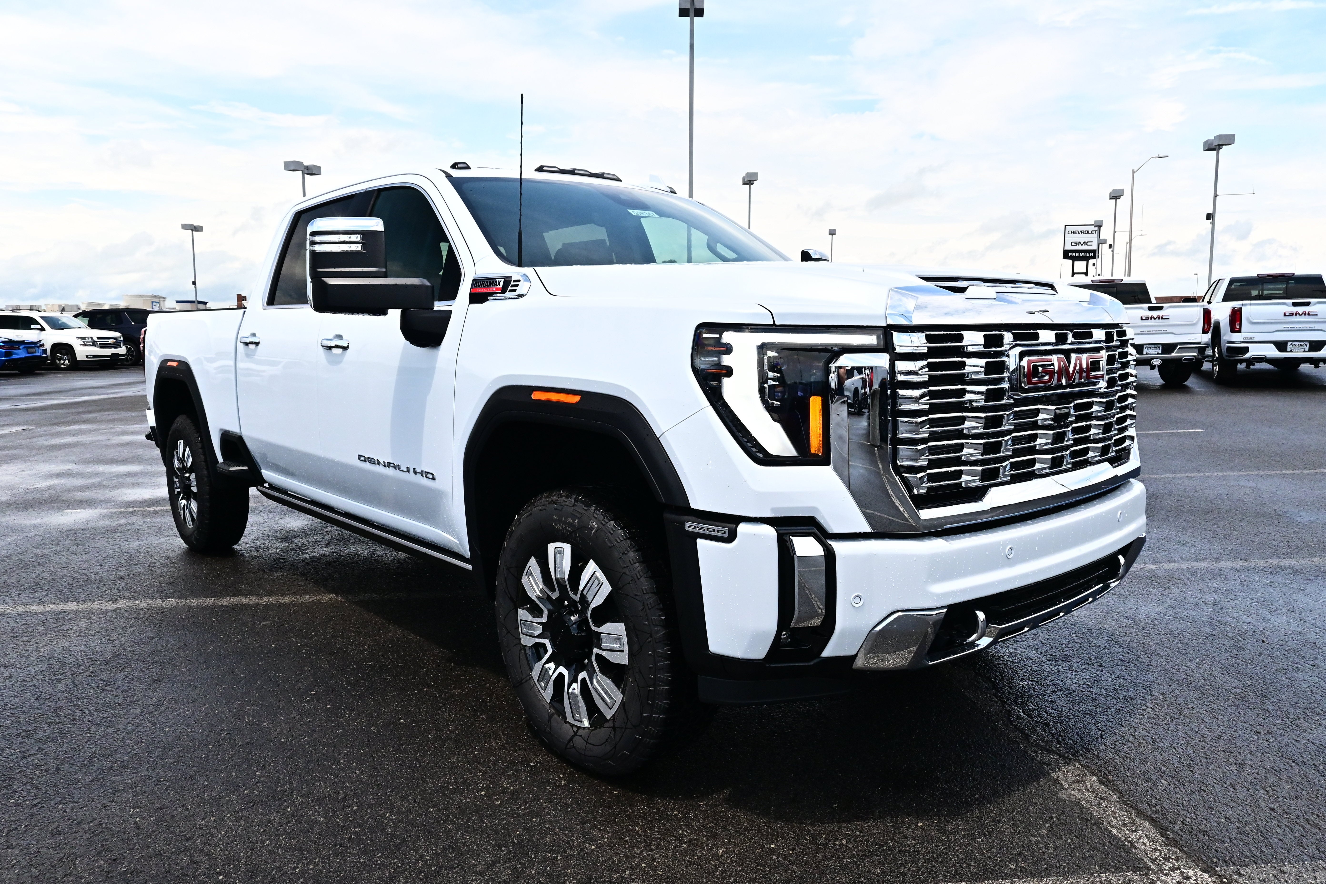 2026 GMC Sierra 2500HD Denali - Photo 2