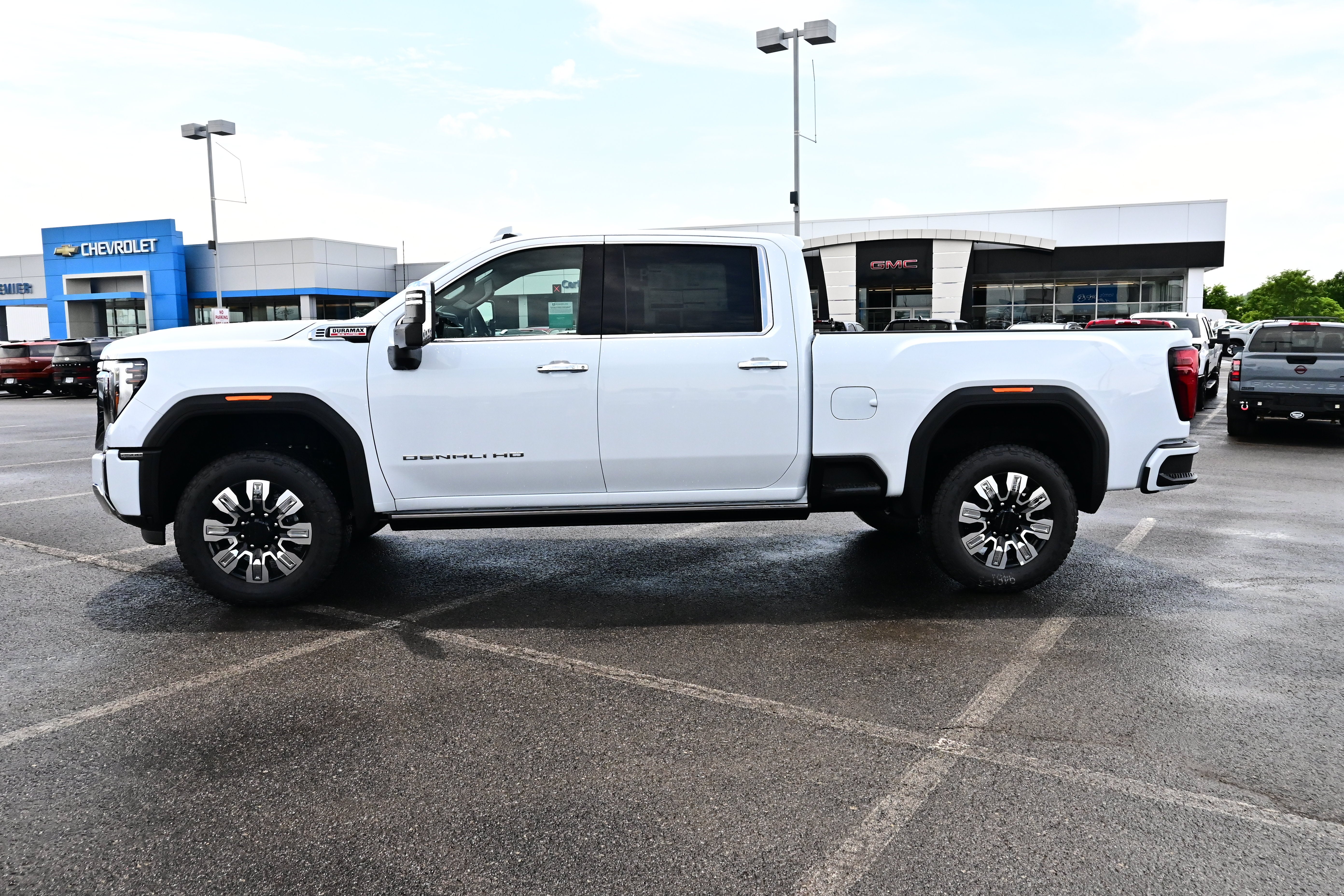 2026 GMC Sierra 2500HD Denali - Photo 5