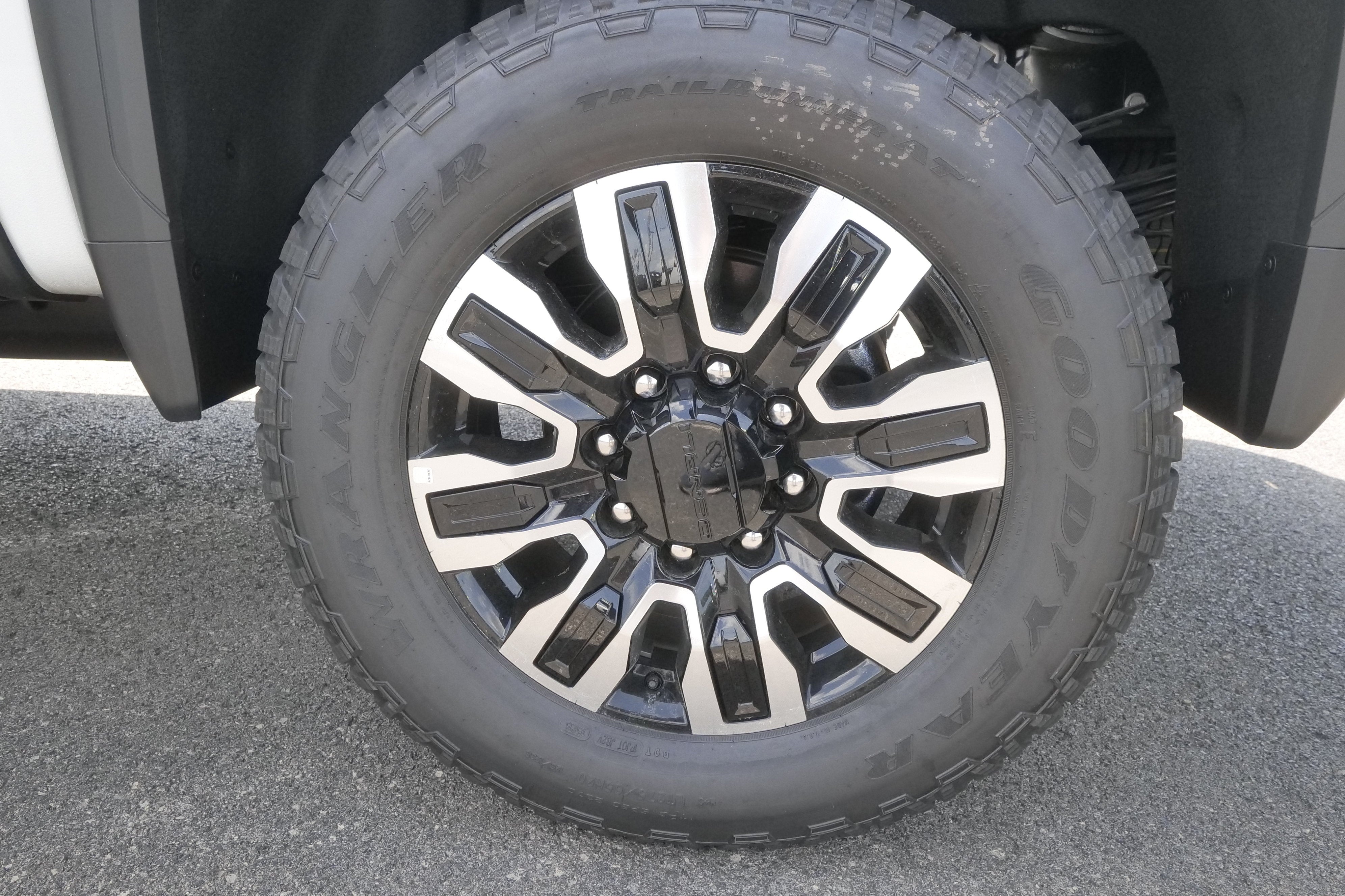 2026 GMC Sierra 3500HD Denali Ultimate - Photo 13