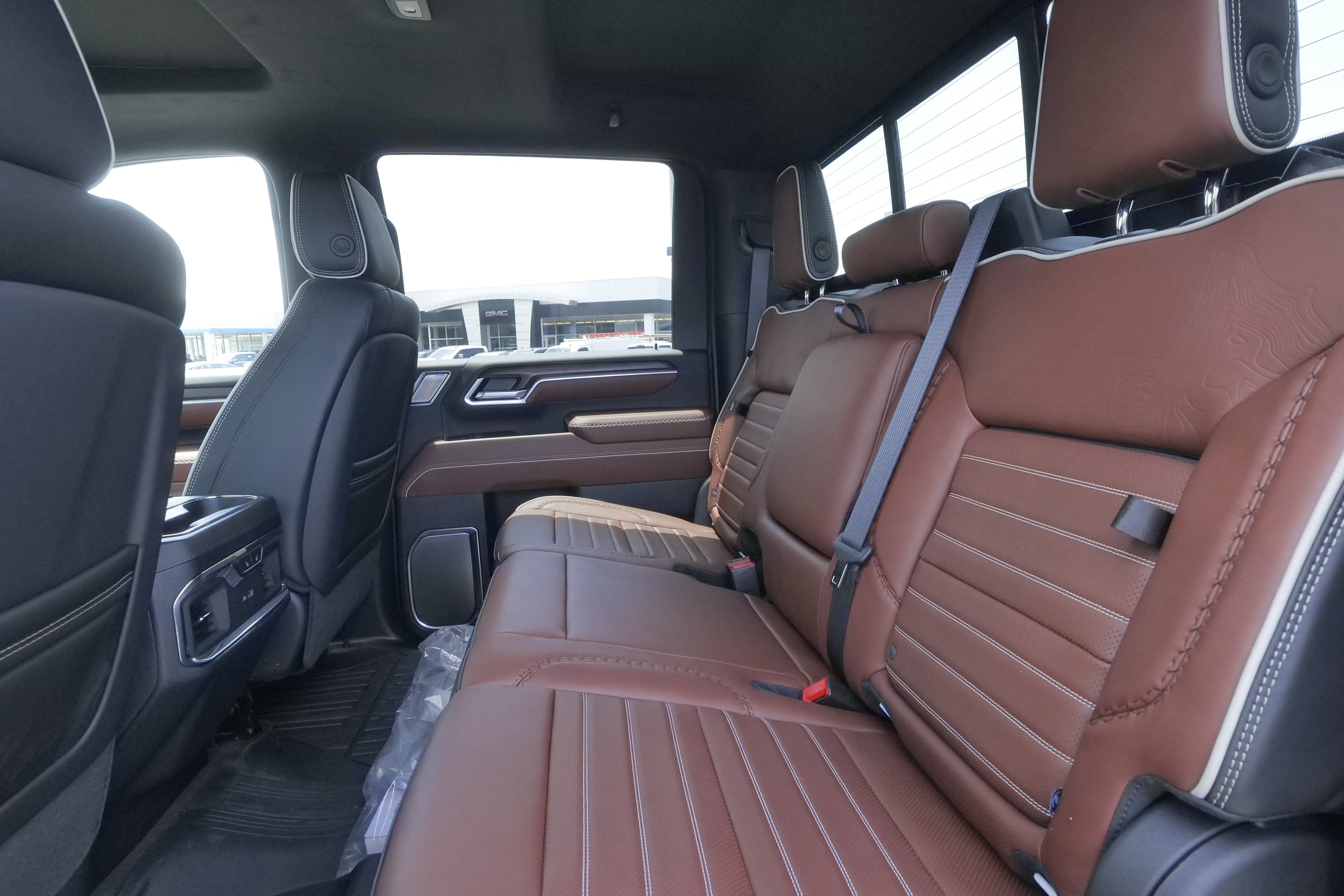 2026 GMC Sierra 3500HD Denali Ultimate - Photo 18