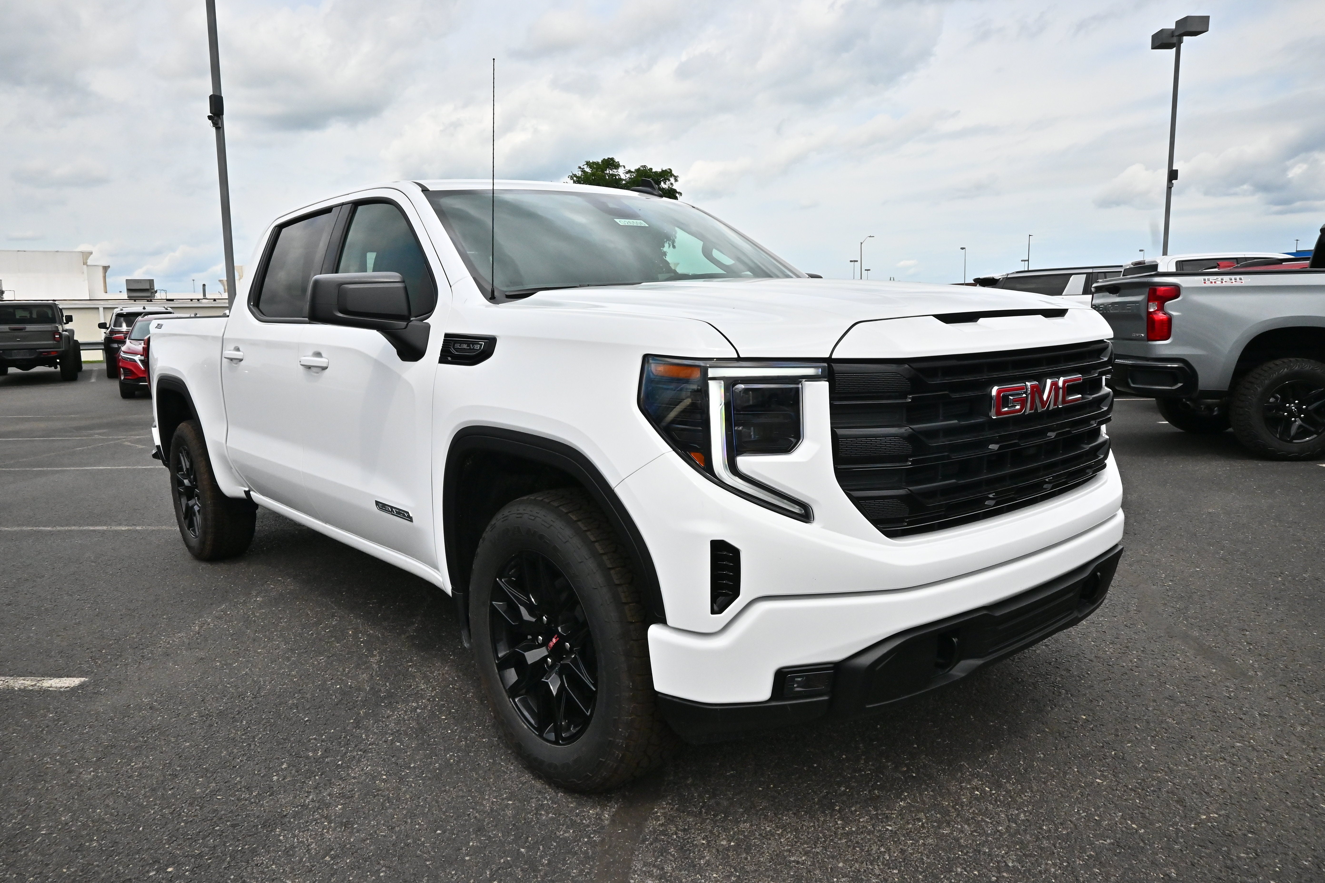 2026 GMC Sierra 1500 Elevation