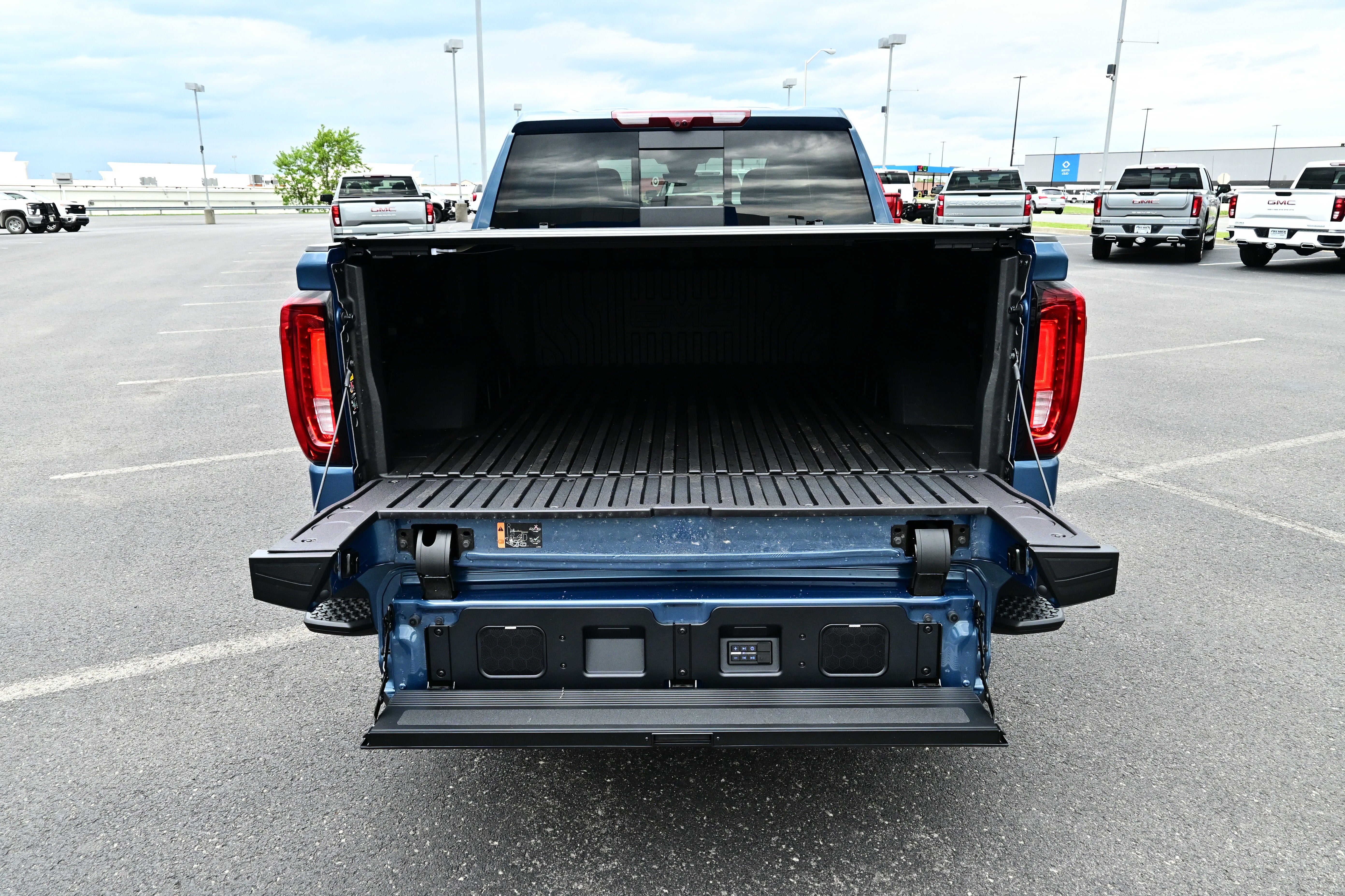 2026 GMC Sierra 1500 Denali Ultimate - Photo 12