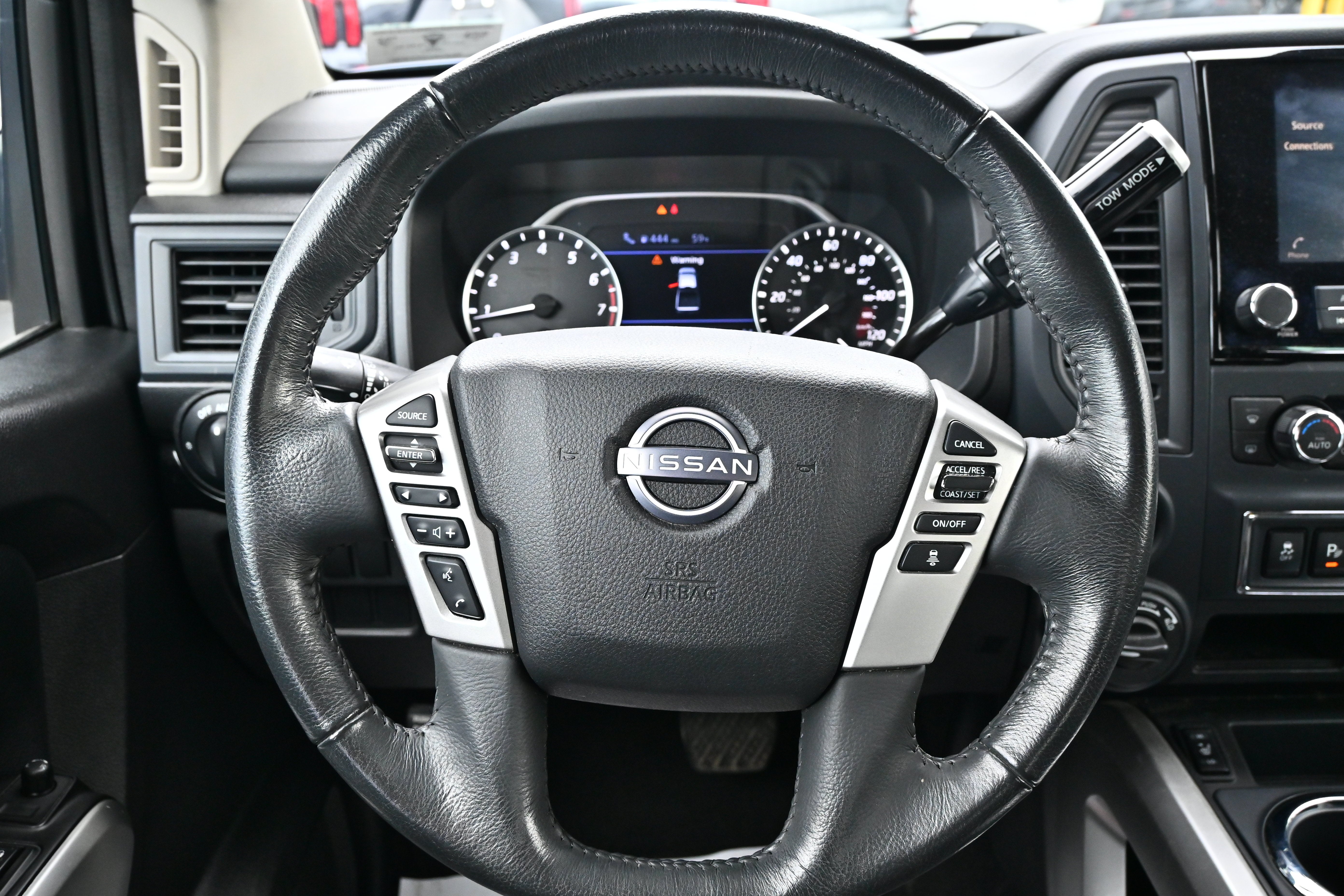 2024 Nissan Titan SV