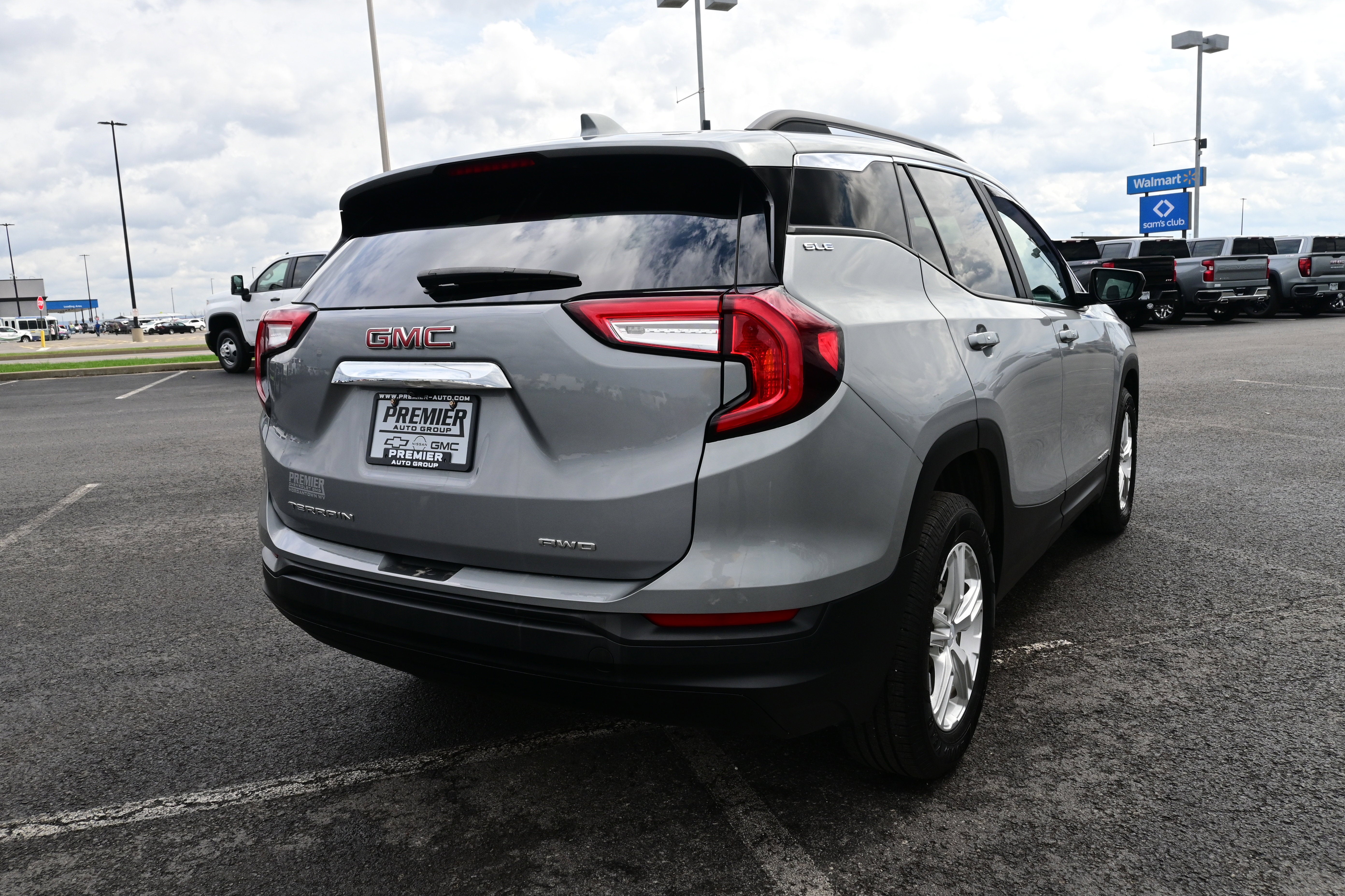 2023 GMC Terrain SLE