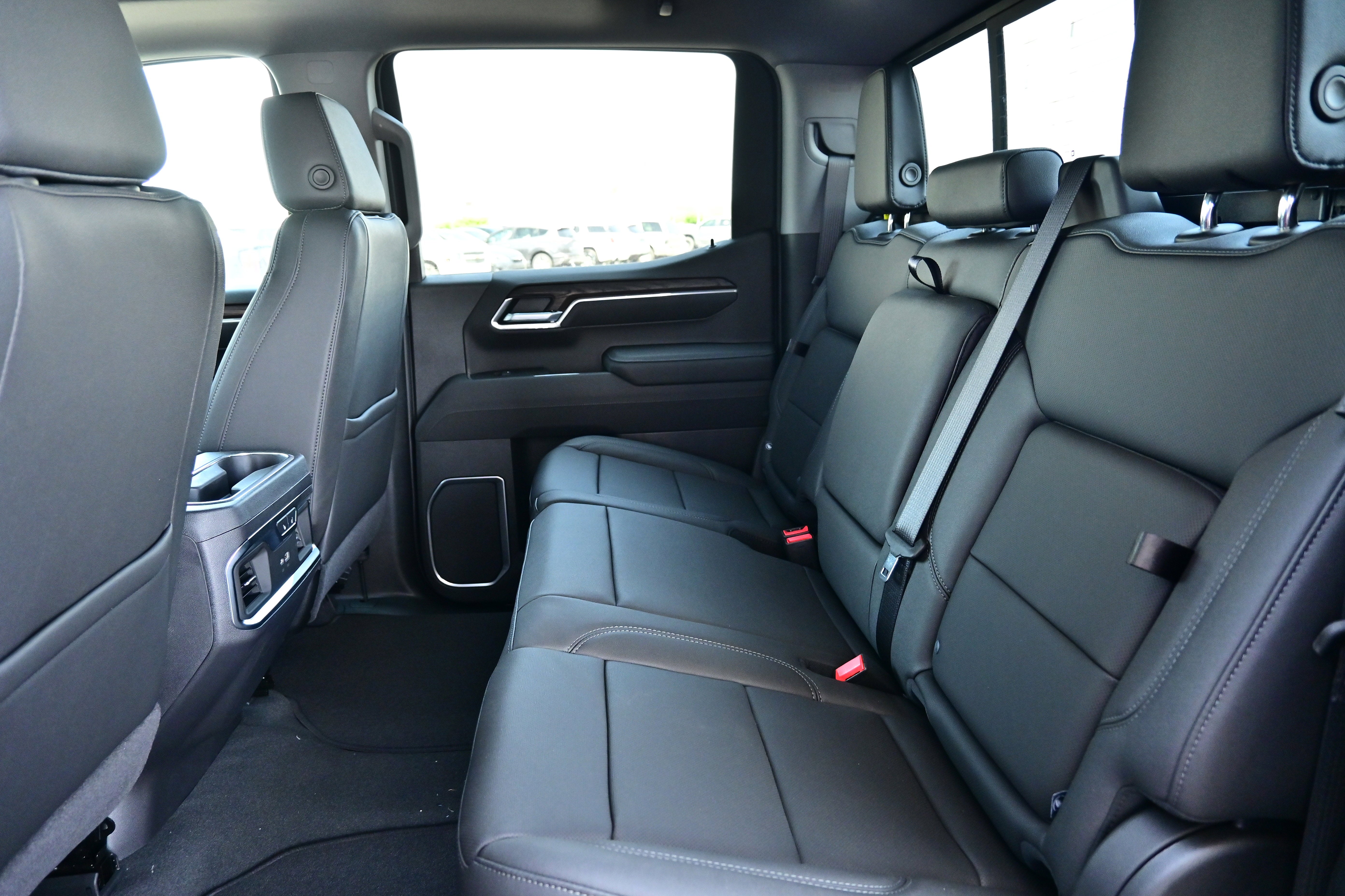 2026 GMC Sierra 1500 SLT - Photo 16