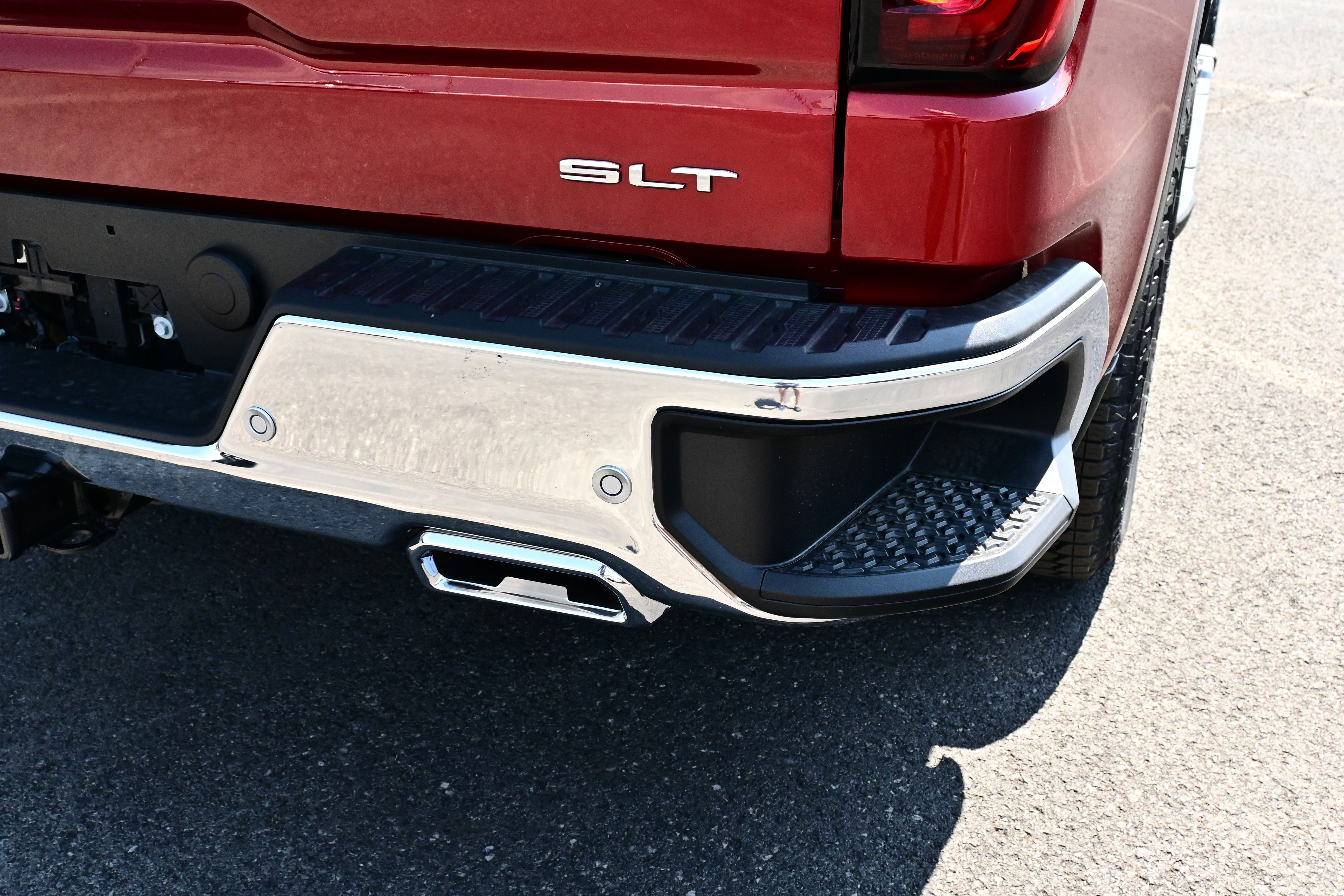 2026 GMC Sierra 1500 SLT - Photo 9
