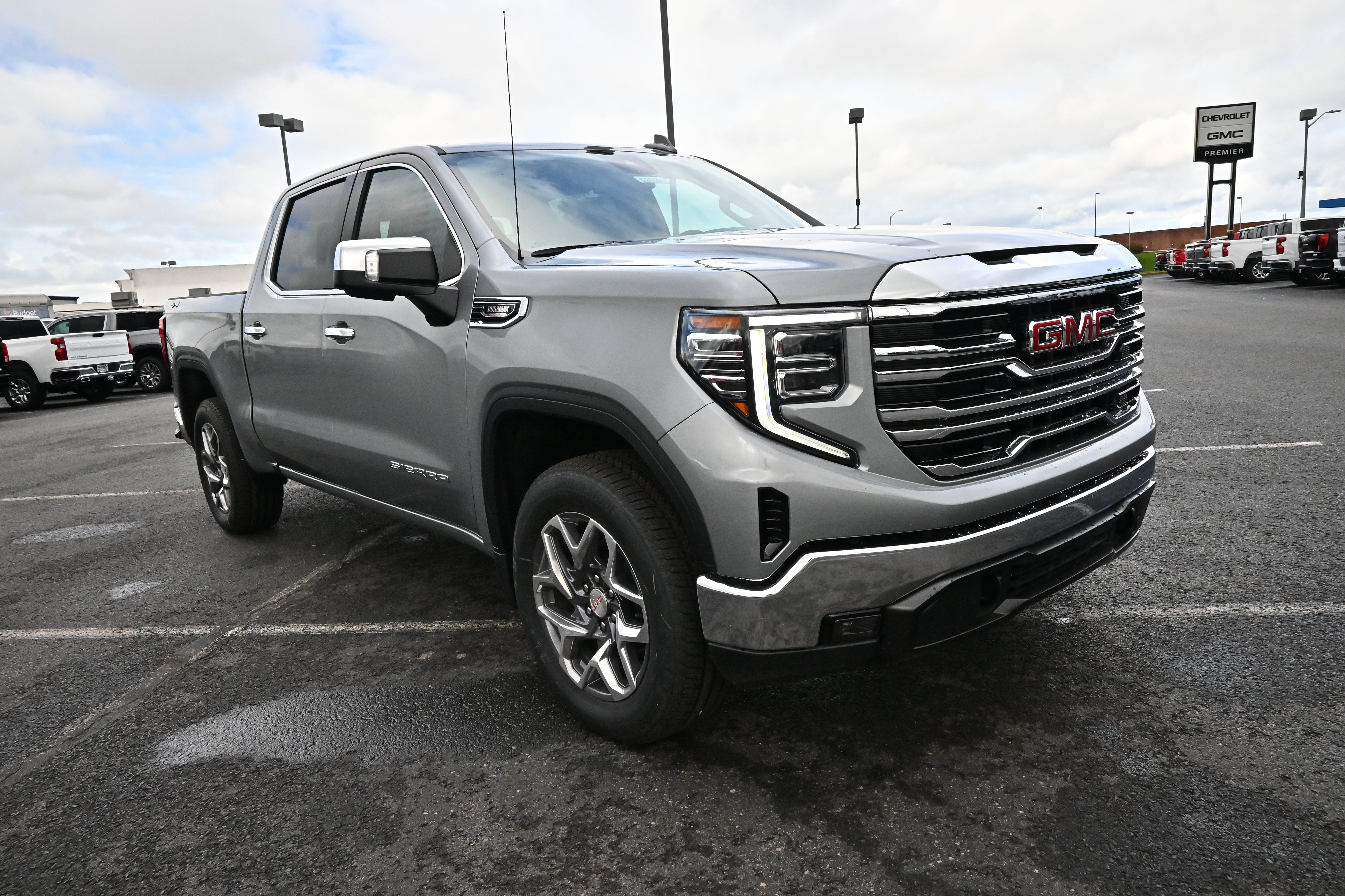 2026 GMC Sierra 1500 SLT