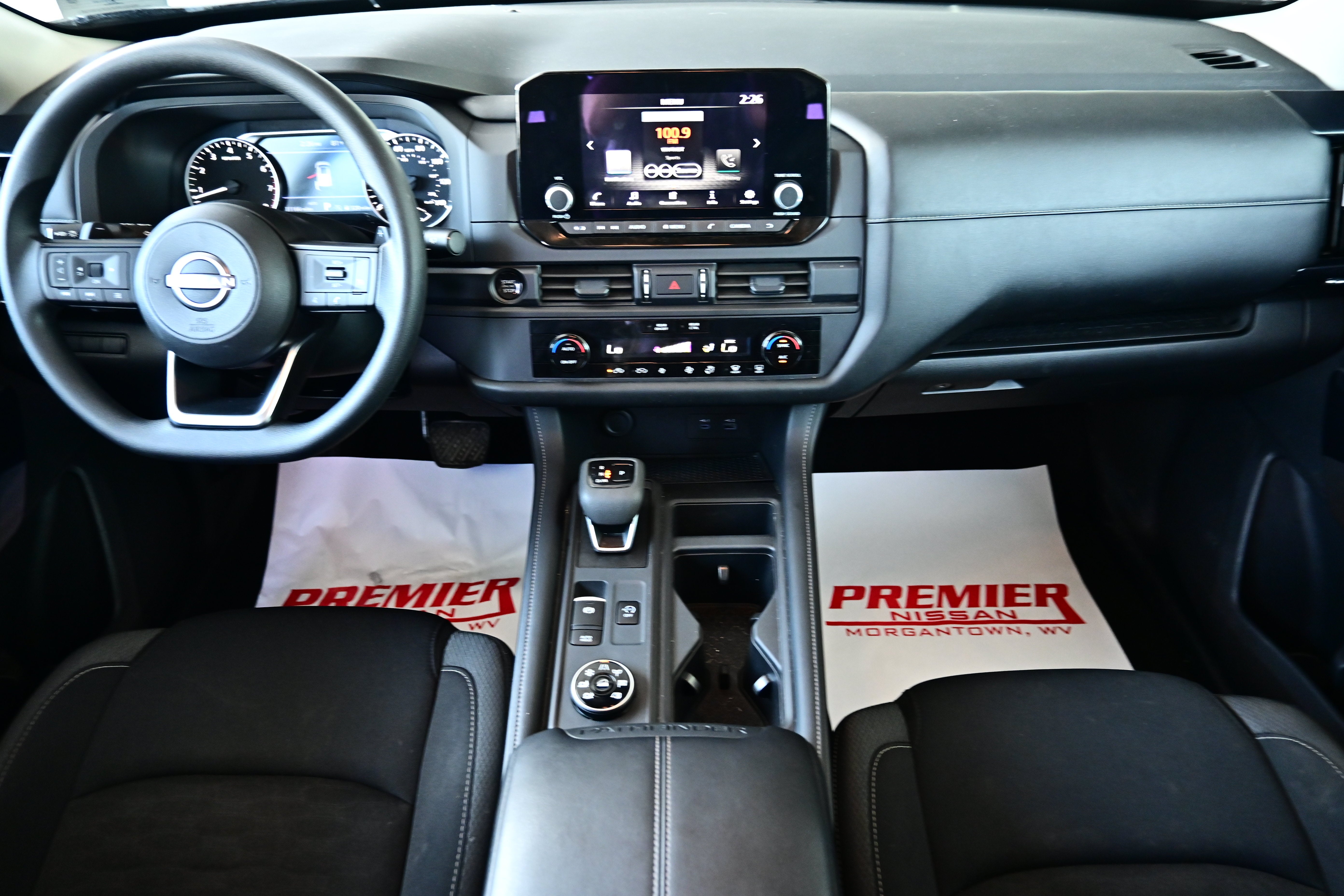 2025 Nissan Pathfinder S