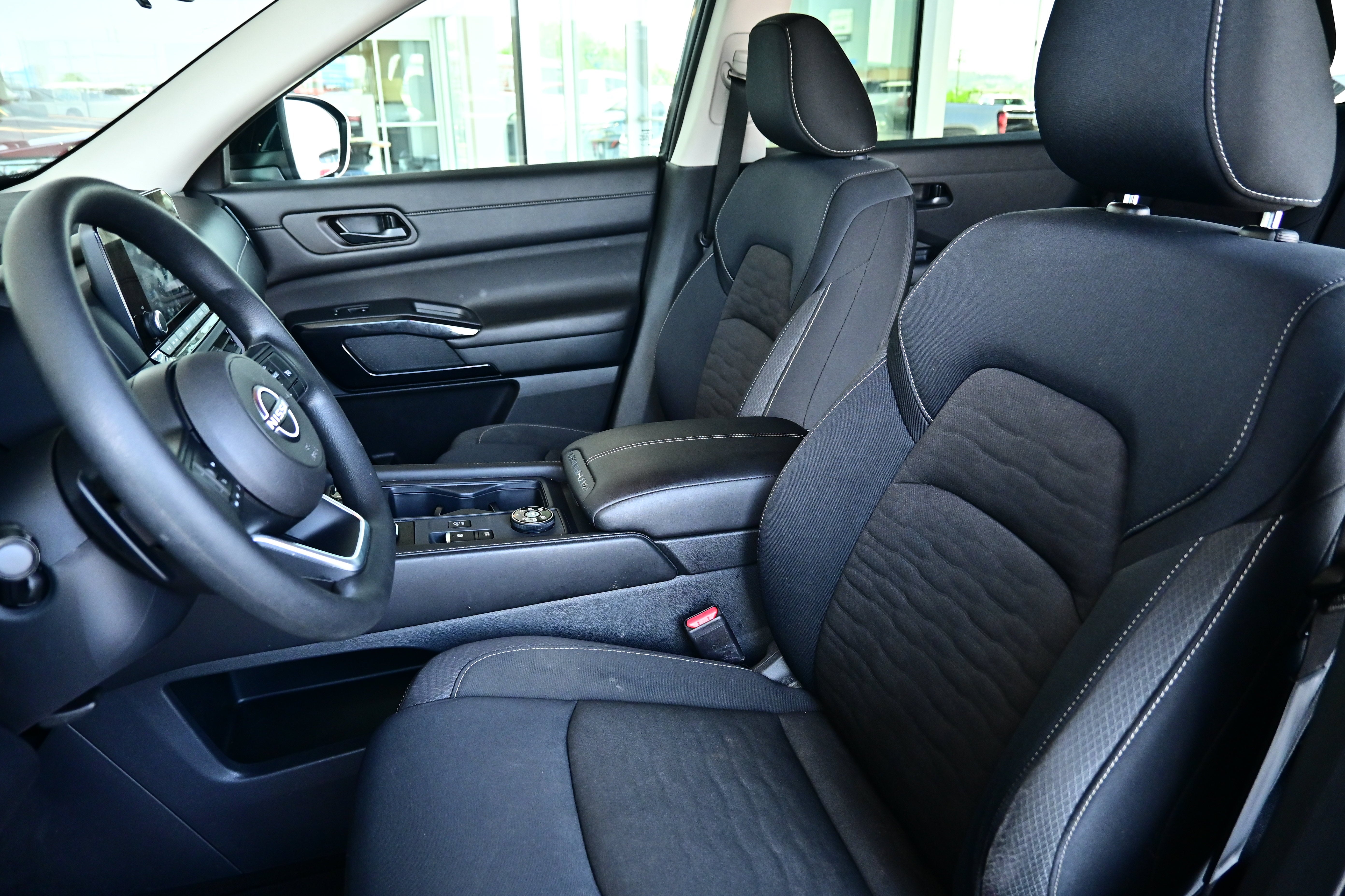 2025 Nissan Pathfinder S