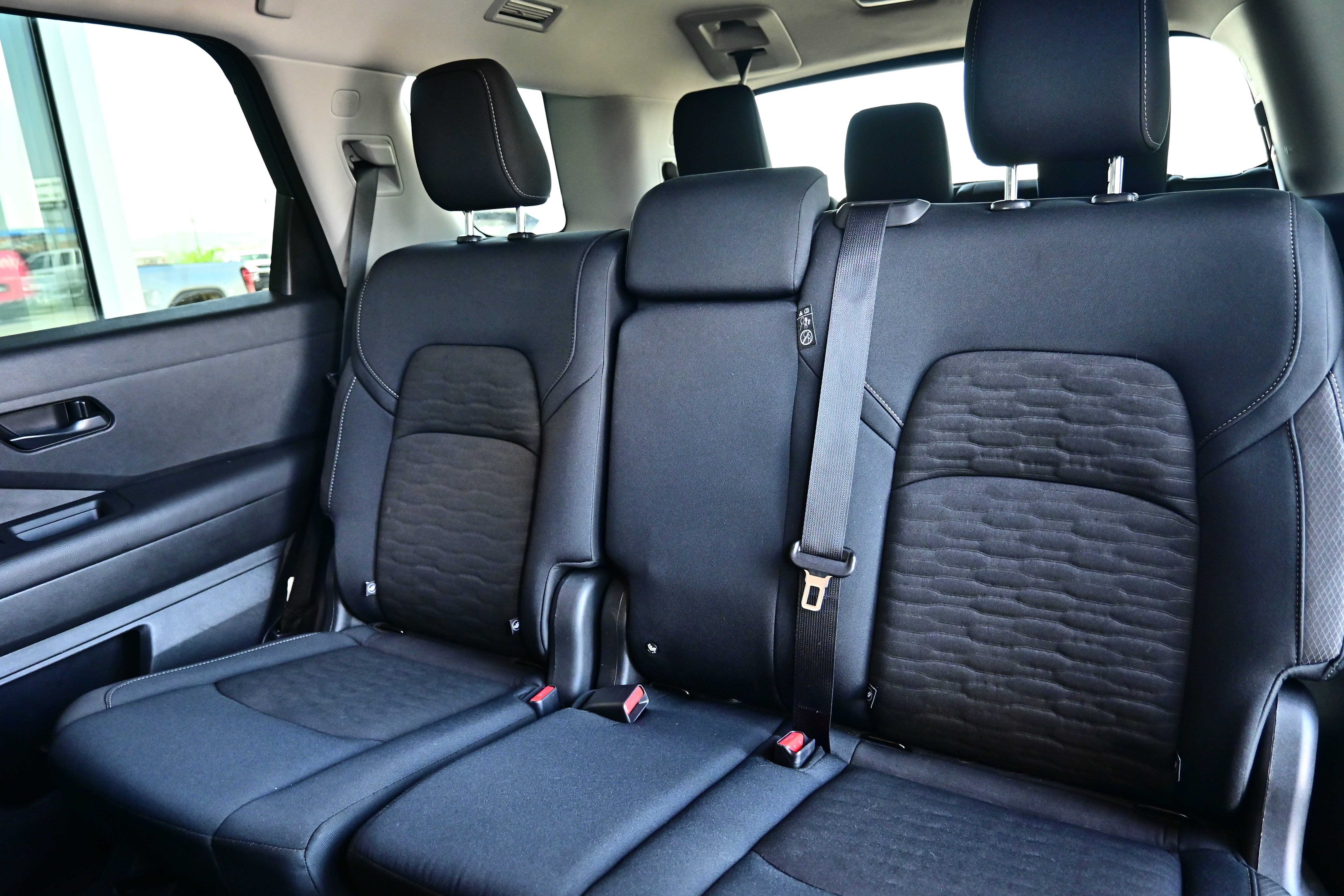 2025 Nissan Pathfinder S