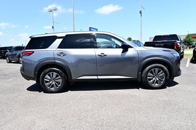 2025 Nissan Pathfinder S