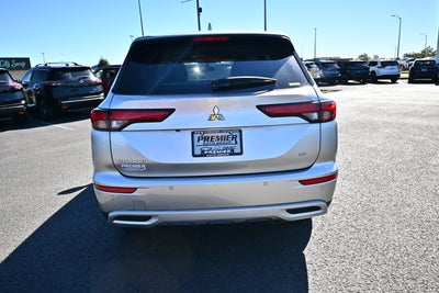 2023 Mitsubishi Outlander SE