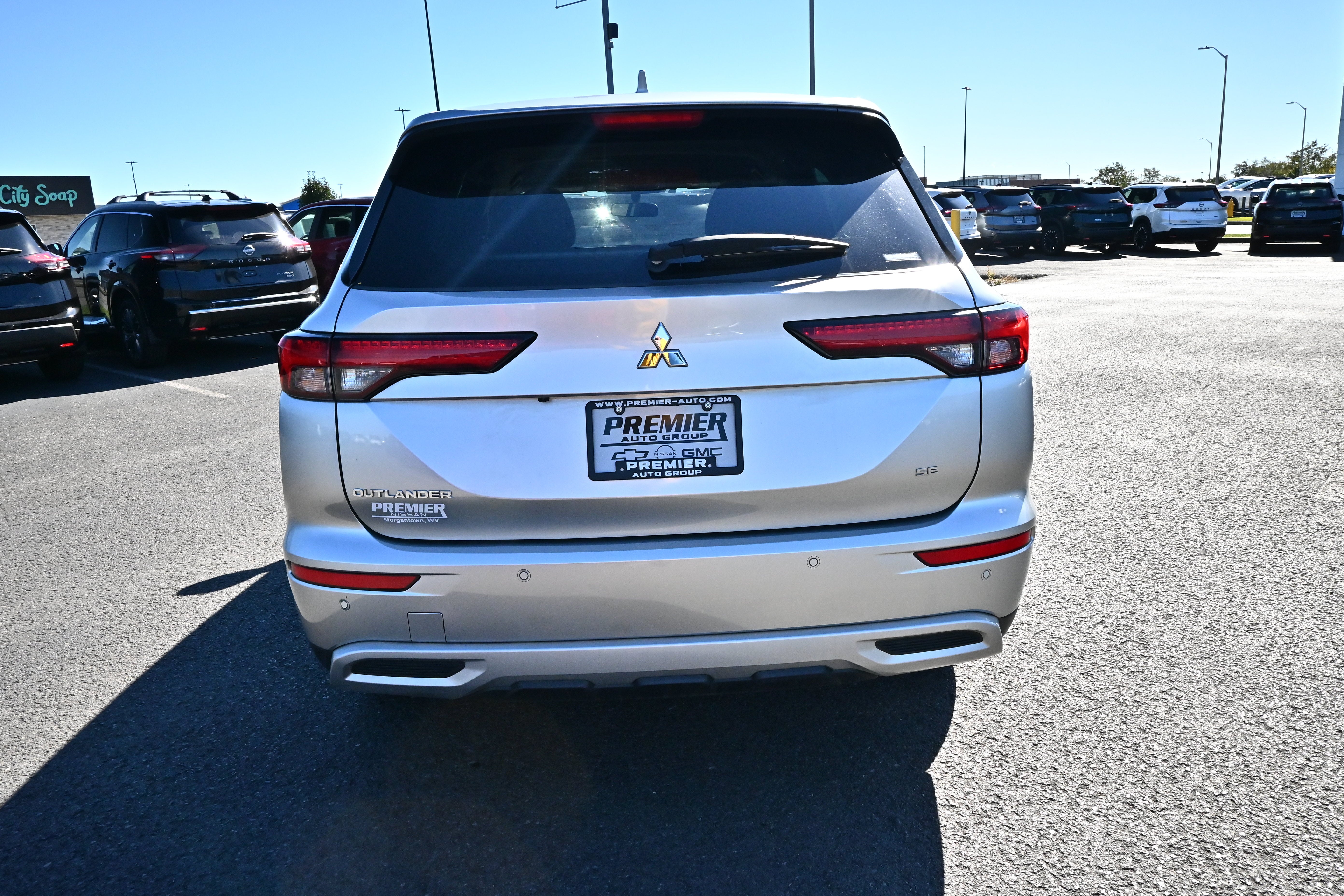 2023 Mitsubishi Outlander SE