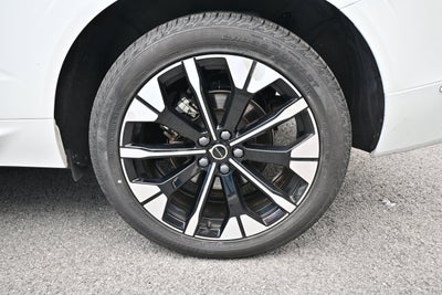 2026 Volvo XC60 Plus