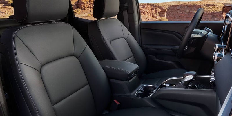 front seat and gear box view in 2026 GMC Canyon